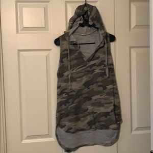 Yellow chair Sleeveless Hooded  camp Top